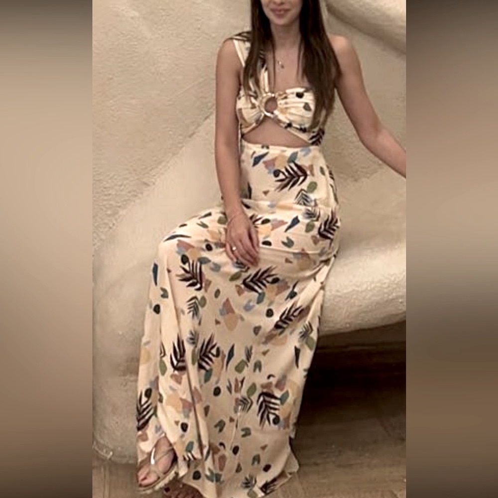 YARGICI Long dress with one shoulder design 👗 first and second pic 🙃